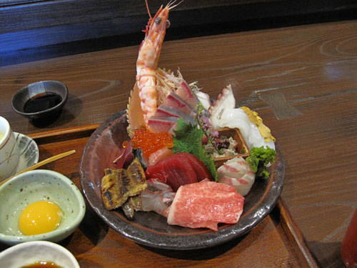 魚料理○海 MARUKAIの海鮮丼:海鮮丼